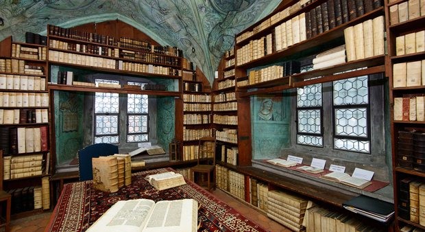 The parish church library in Isny